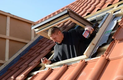 Pose de fenêtres de toit Velux à Montjaux